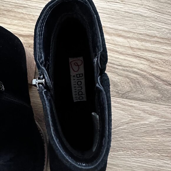 Blondo Waterproof Booties Black w/ Stitching Detail Size 7 *Like New with Box* - Picture 14 of 16